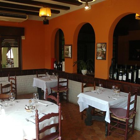 Hotel Restaurant El Bosc Banyeres del Penedes Ngoại thất bức ảnh