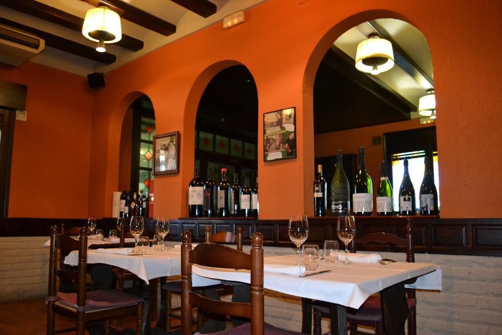 Hotel Restaurant El Bosc Banyeres del Penedes Phòng bức ảnh