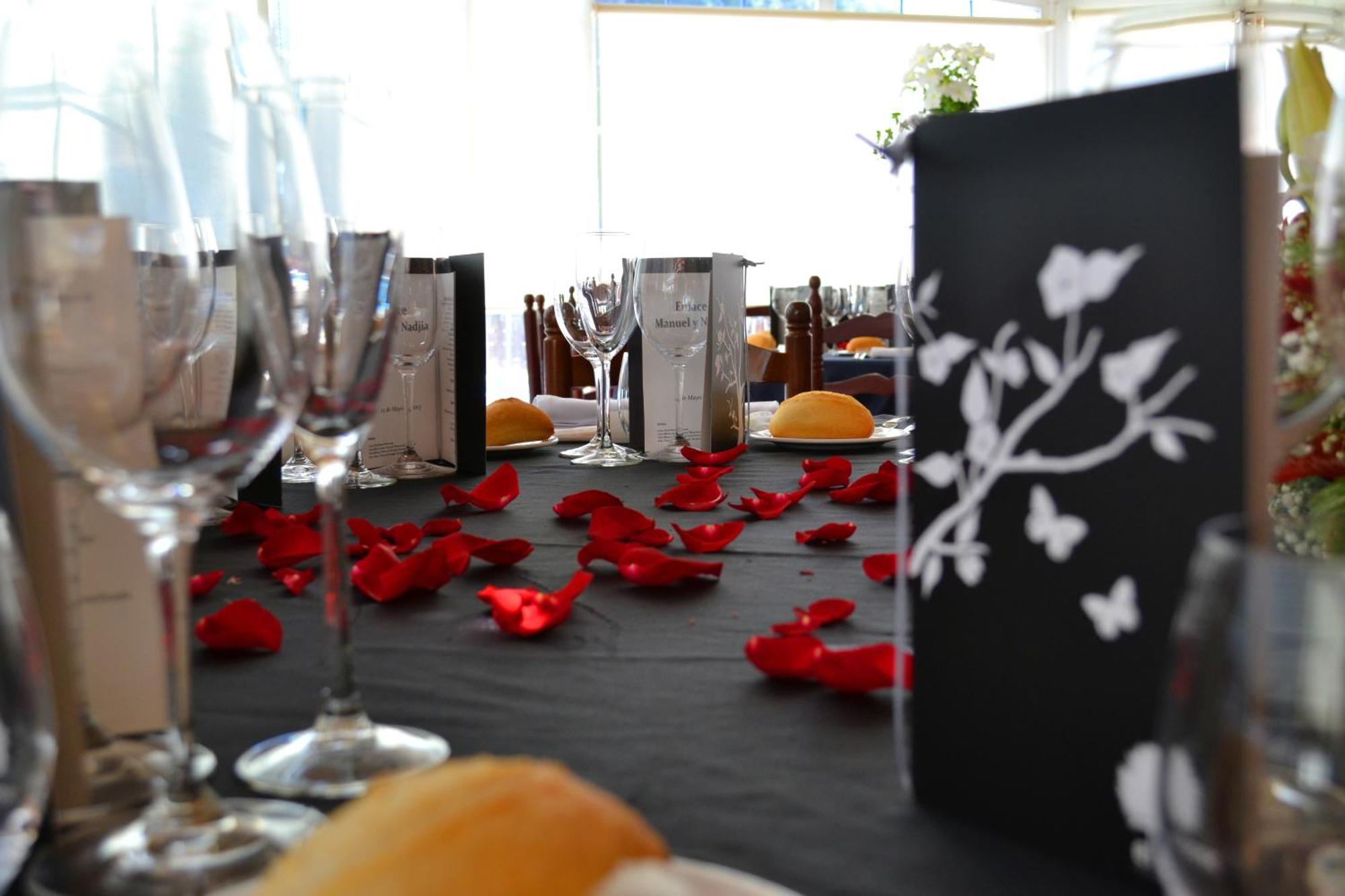 Hotel Restaurant El Bosc Banyeres del Penedes Phòng bức ảnh