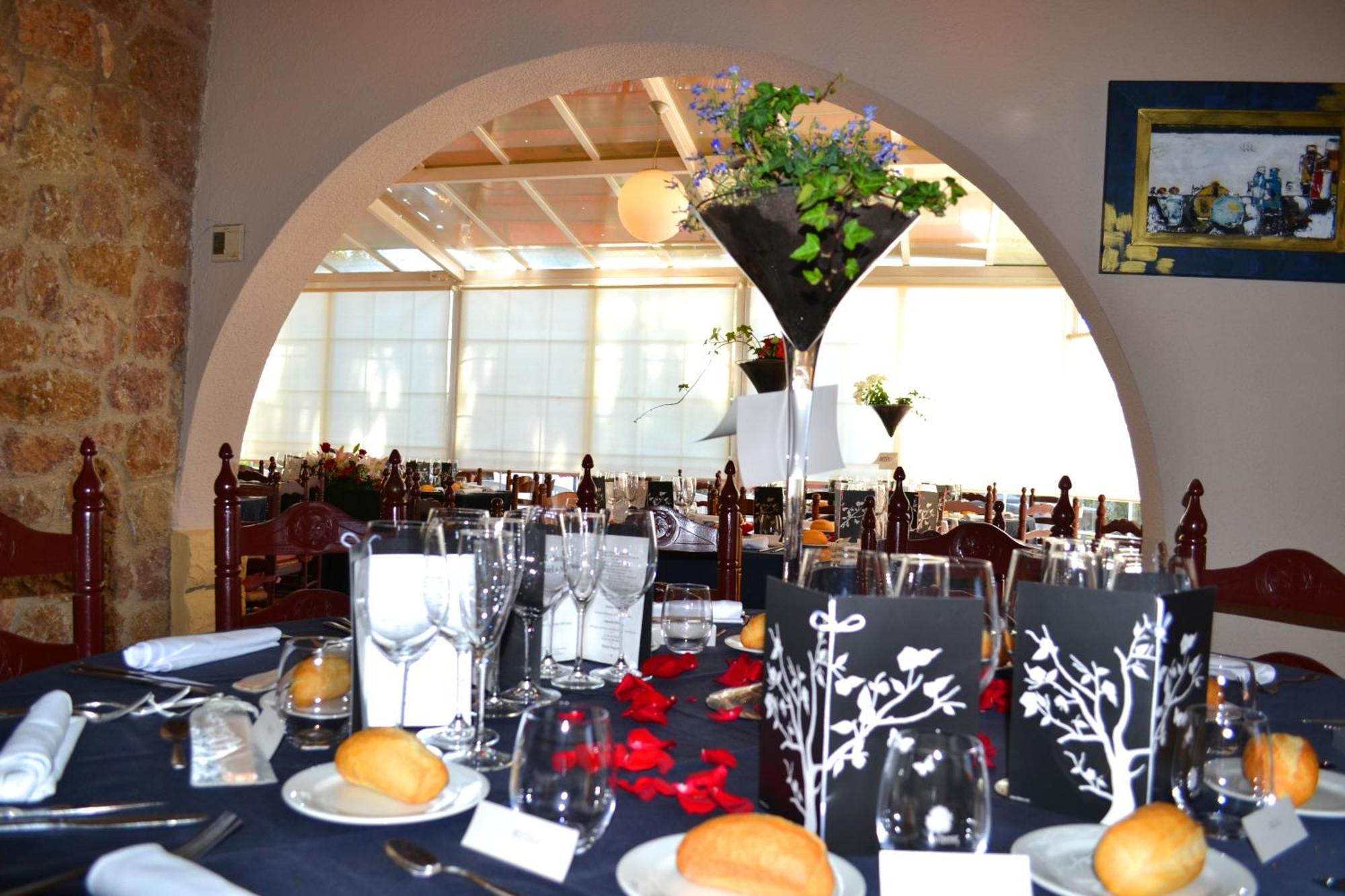 Hotel Restaurant El Bosc Banyeres del Penedes Phòng bức ảnh