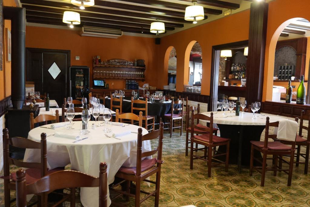 Hotel Restaurant El Bosc Banyeres del Penedes Ngoại thất bức ảnh