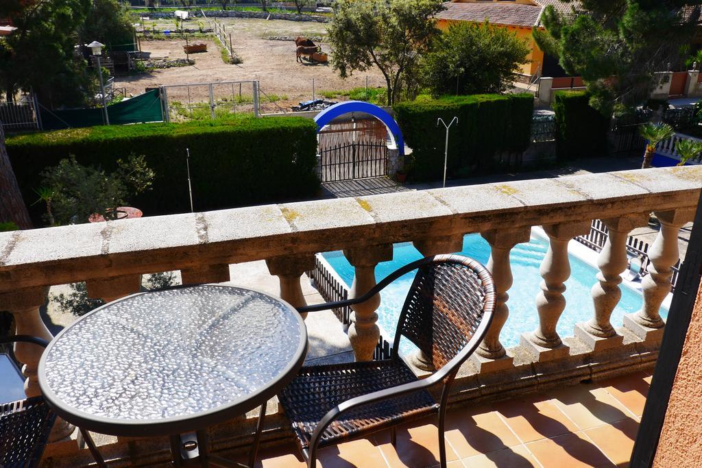 Hotel Restaurant El Bosc Banyeres del Penedes Ngoại thất bức ảnh