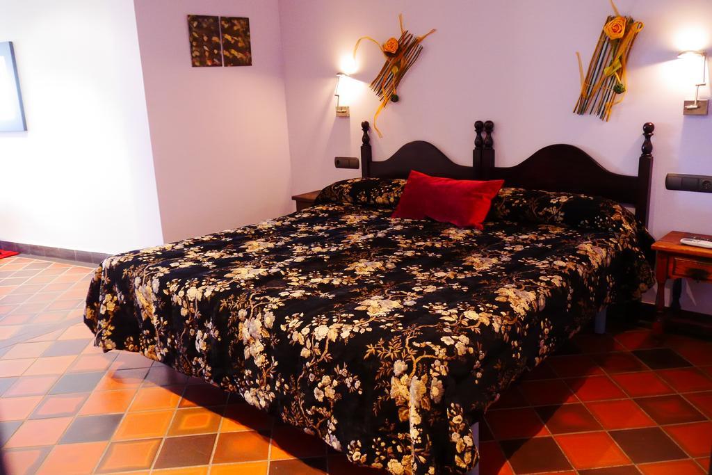 Hotel Restaurant El Bosc Banyeres del Penedes Ngoại thất bức ảnh
