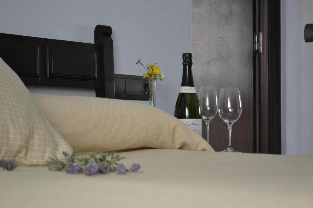 Hotel Restaurant El Bosc Banyeres del Penedes Phòng bức ảnh
